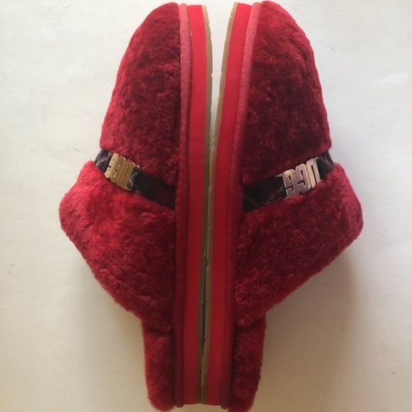 UGG Dalla Plaid Shearling Red Slipper. Size: 8, 9, 10. Sheepskin. Fur - Picture 3 of 8